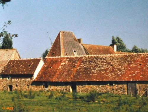 La toiture de la tour…